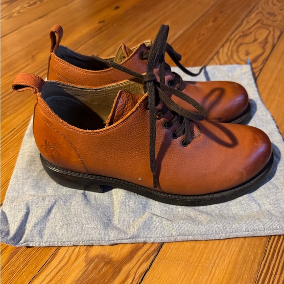 Brown Leather Lace-Up Shoes - Picture 2 of 9